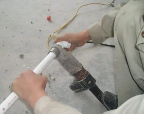 龙沙漏水维修电话
